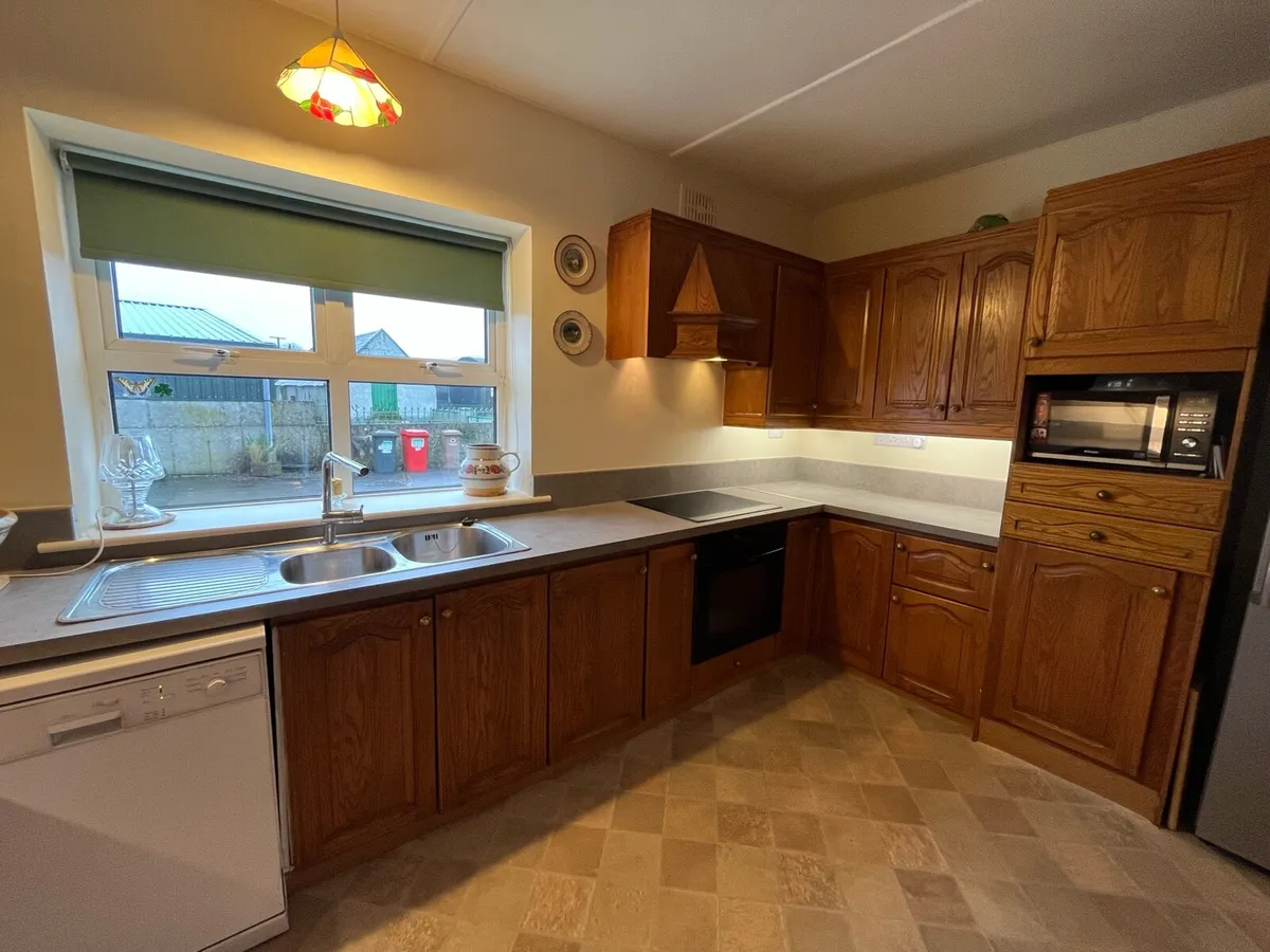 Kitchen cabinets - Image 2