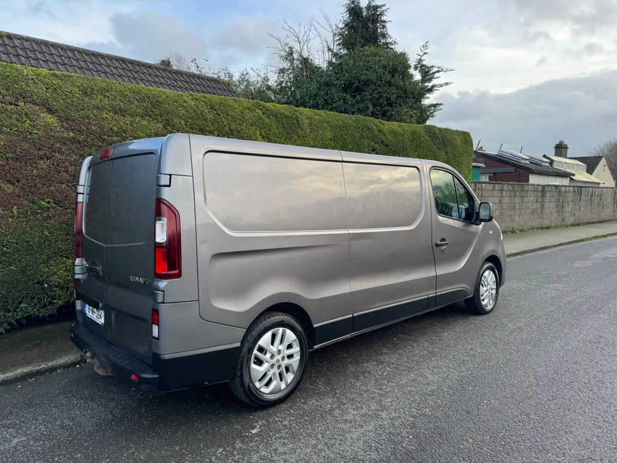 Renault Trafic sport - Image 2