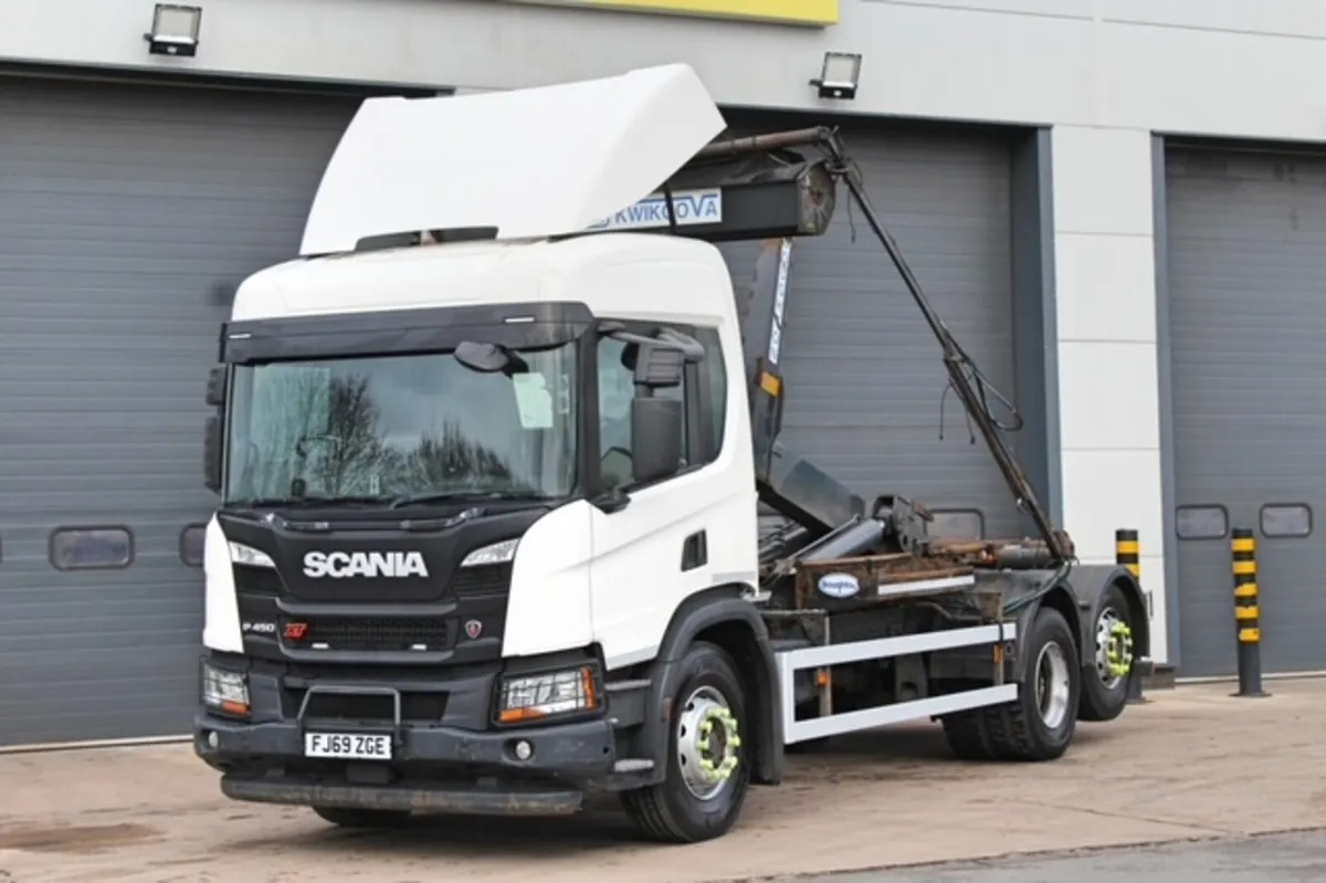 2019 SCANI P450 XT 6X2 HOOK LOADER DRAWBAR SPEC - Image 3