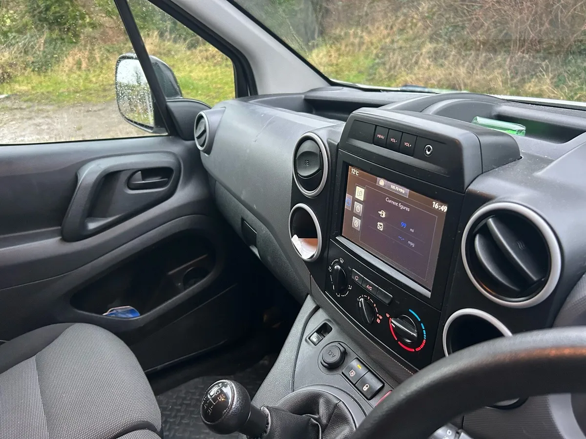 20/18Peugeot partner 1.6 100 bhp full year test - Image 1
