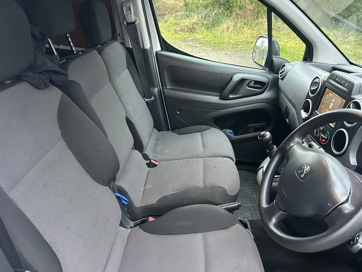 20/18Peugeot partner 1.6 100 bhp full year test - Image 2