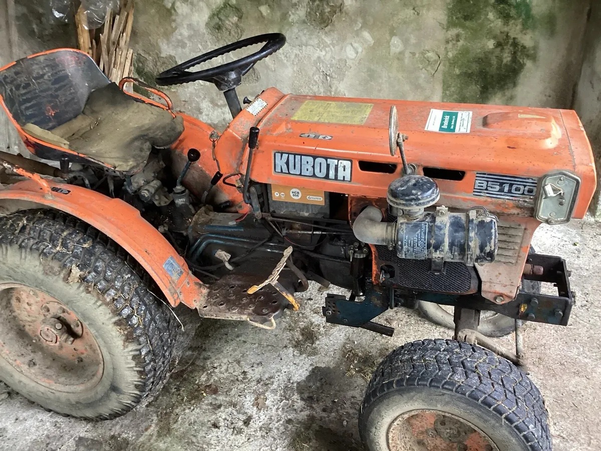 Kubota mini tractor - Image 1