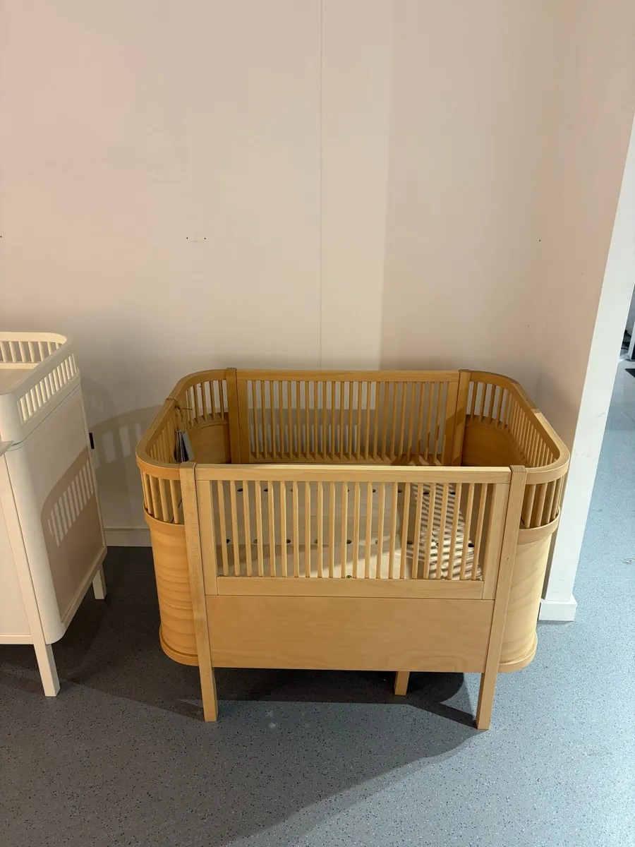 Ex display cots, changing tables, wardrobe - Image 4