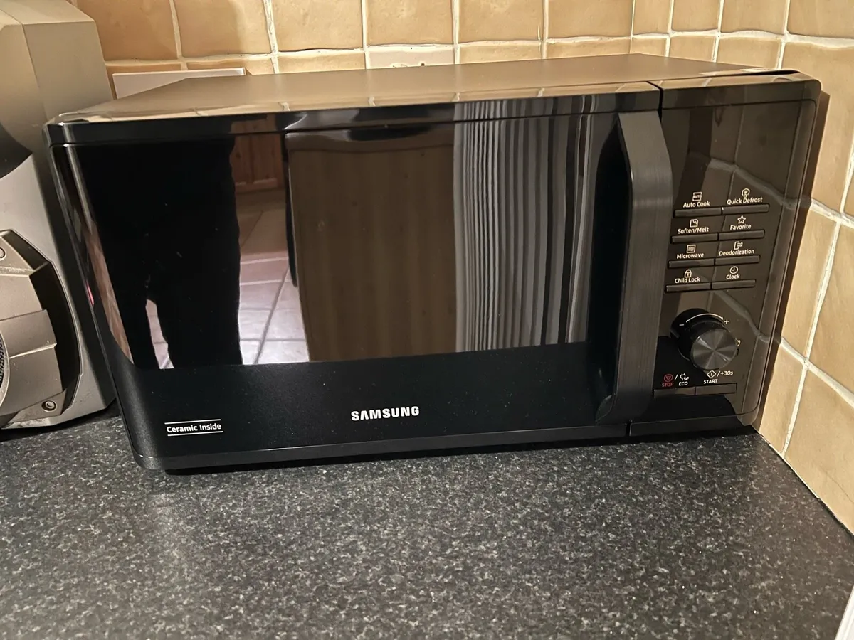 Microwave Samsung 23L 800W - Image 2