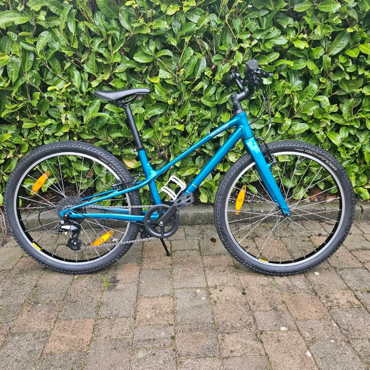Specialized Jett 24 Kids Bike - Gloss Teal - Image 1
