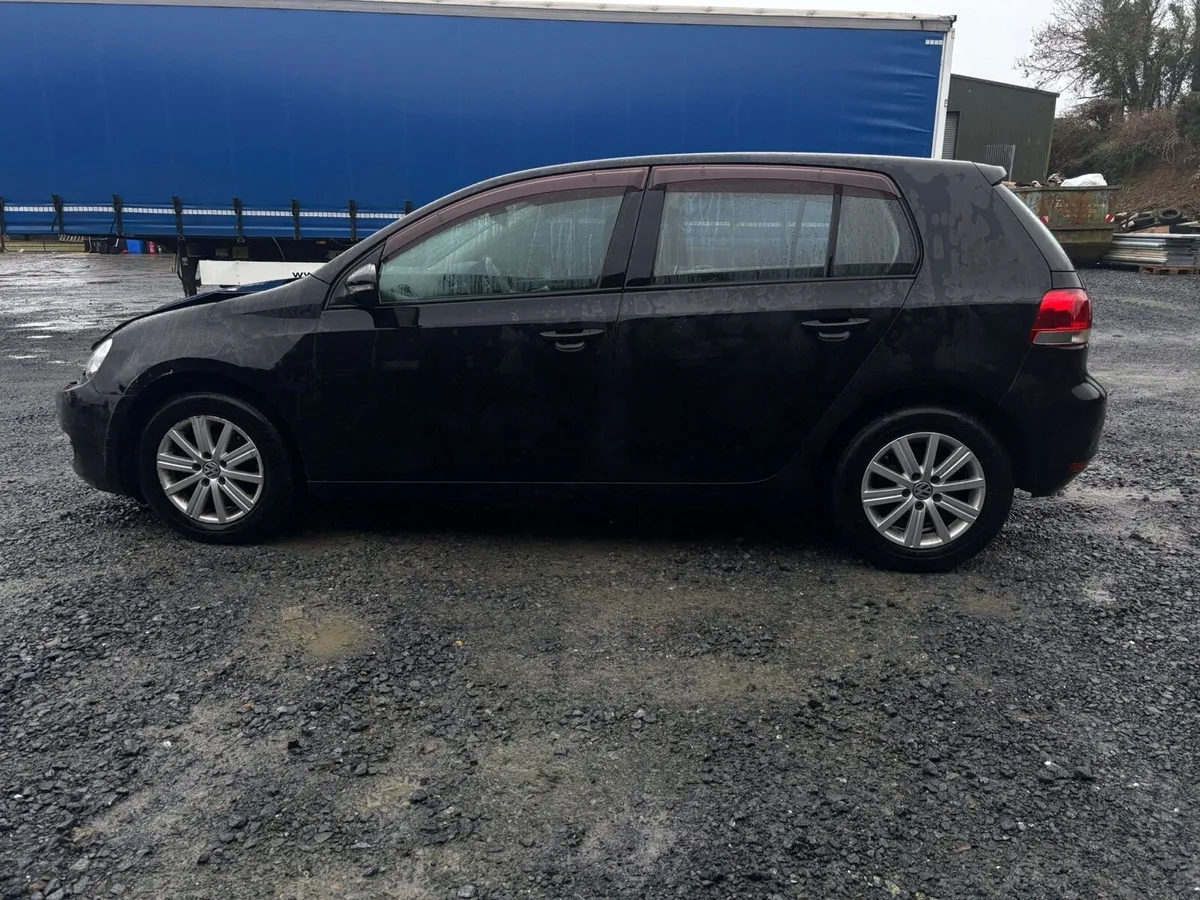 2012 golf 1.2 petrol automatic - Image 1