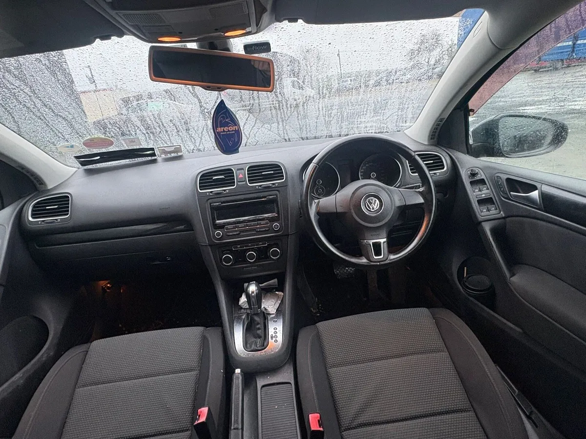 2012 golf 1.2 petrol automatic - Image 4