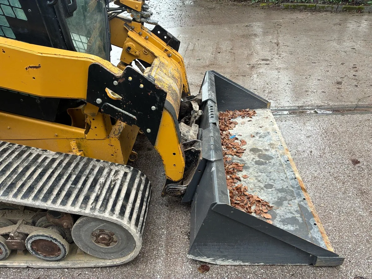 Caterpillar skid steer - Image 3