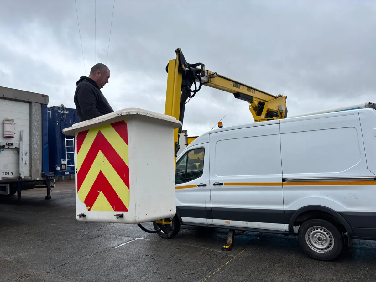 2015 transit 3.5 ton cherry picker 13 meter hoist - Image 3