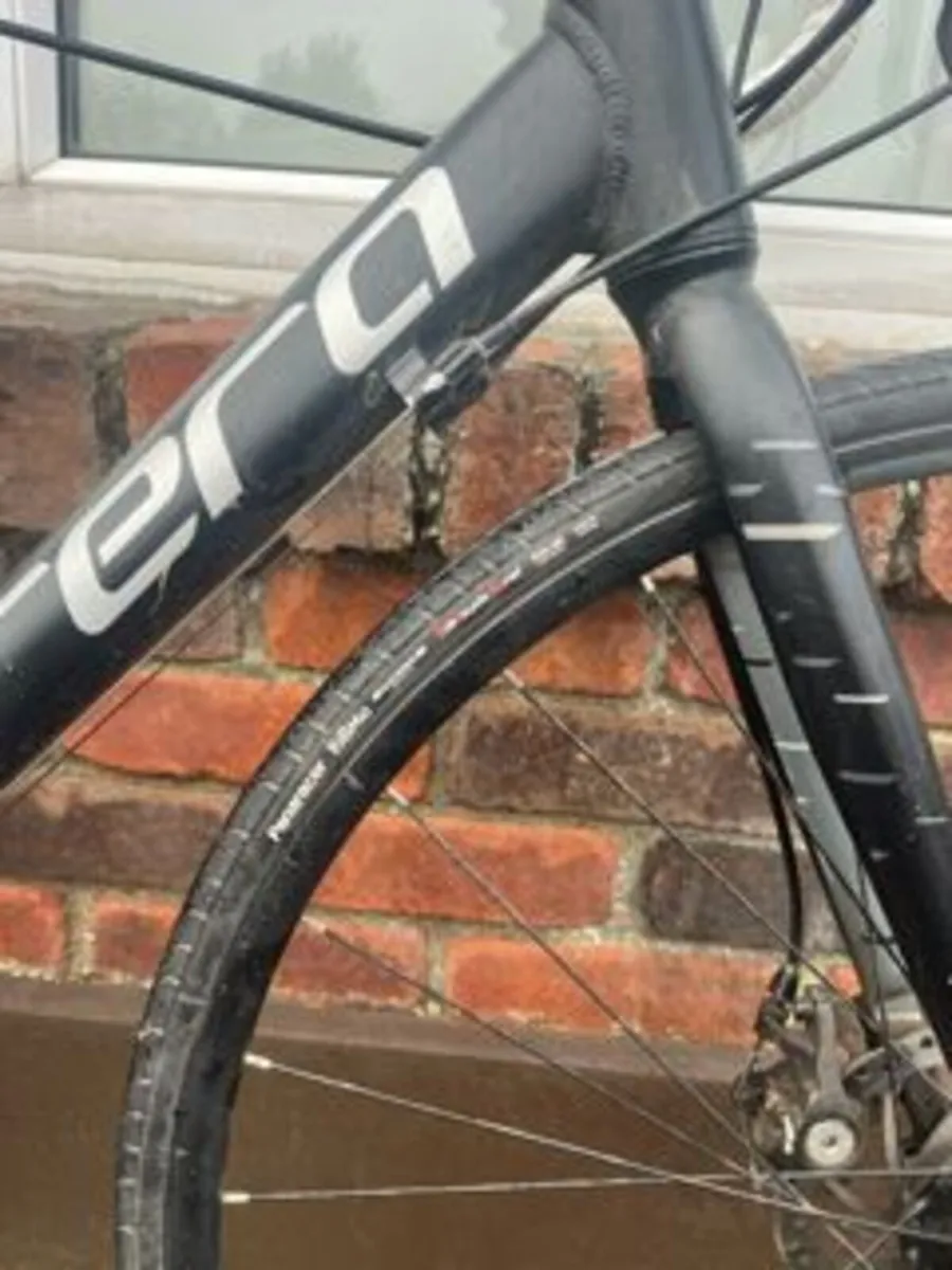 Carrera Road Bike + Full Accessory Kit - Image 3