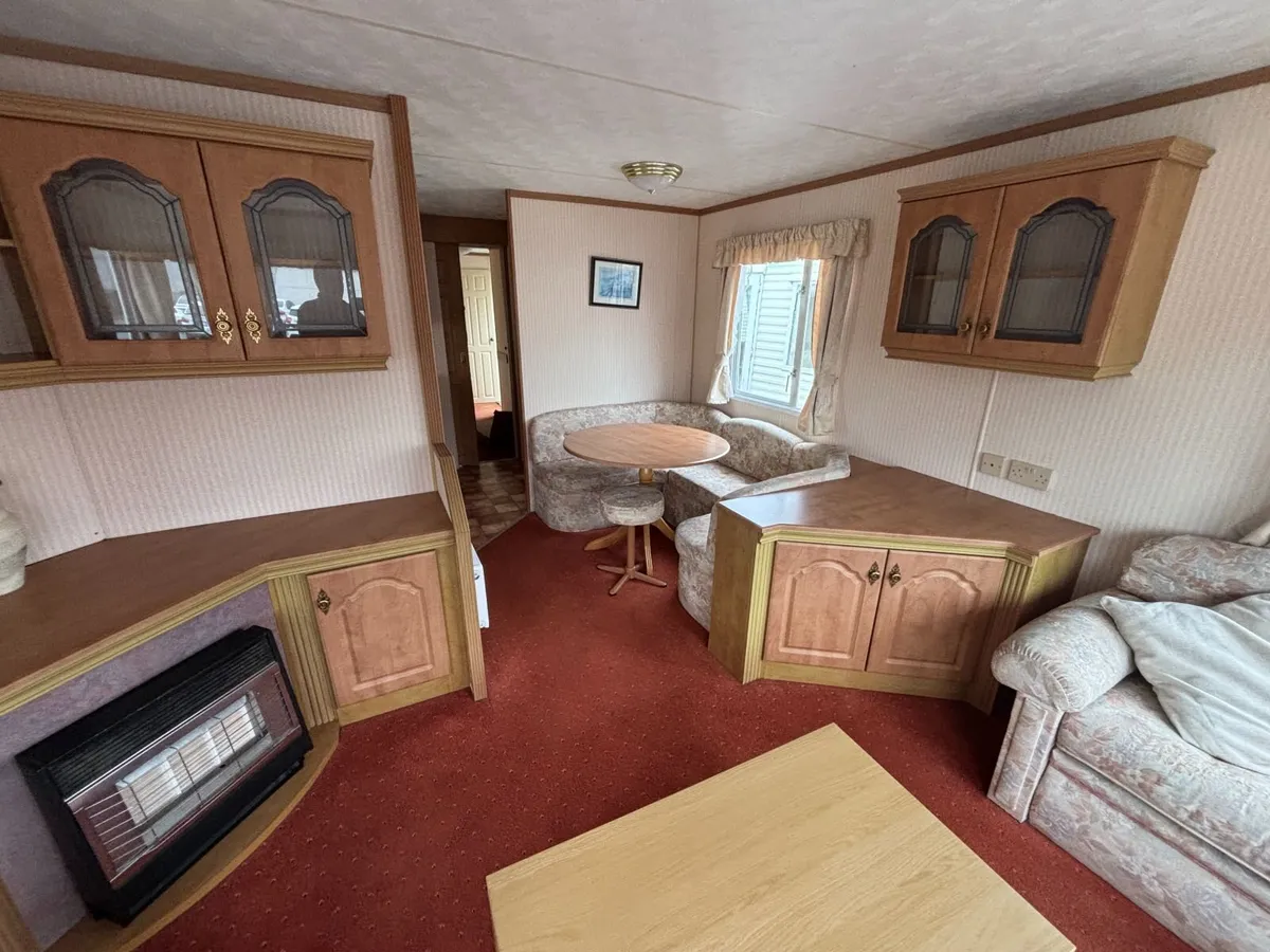 37x12 Willerby,3Bed,Oil Heating, Free Deliv 60 Mil - Image 3