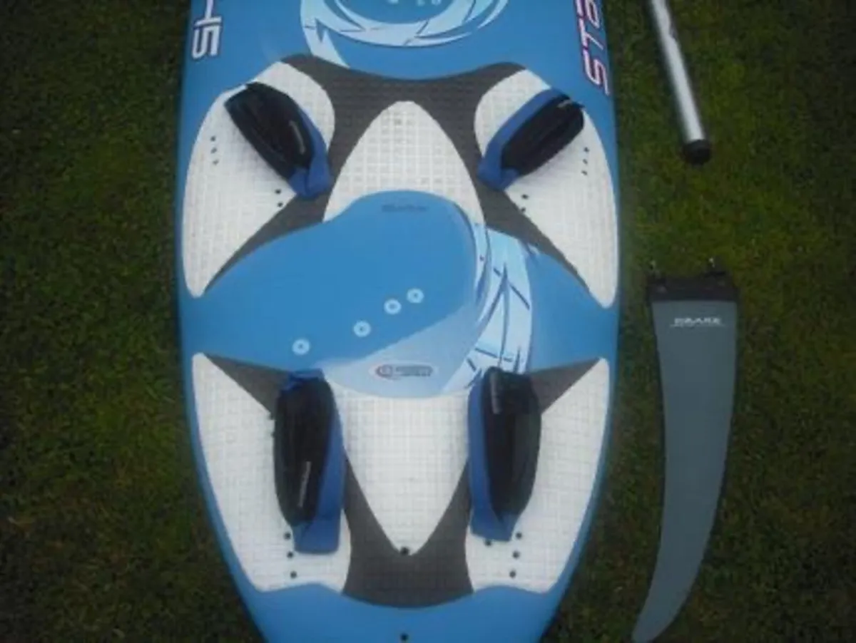 Starboard Windsurfer with full Kit 7 two sails - Image 3