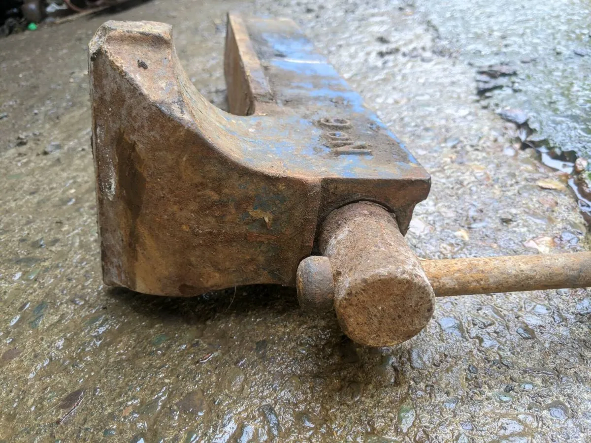 Record No.6 vice - Image 1