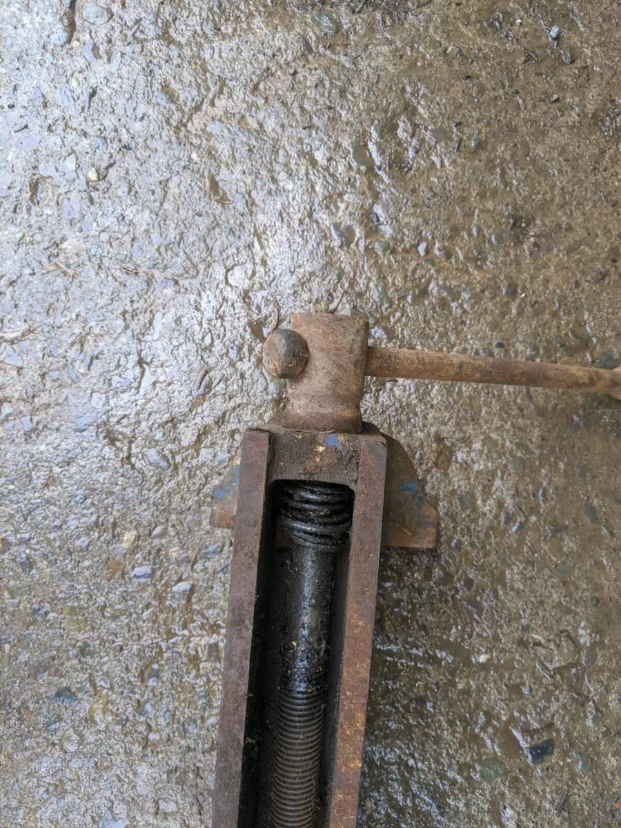 Record No.6 vice - Image 4