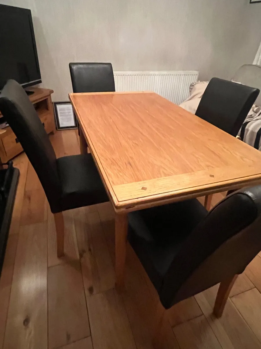 Kitchen table & Chairs - Image 1