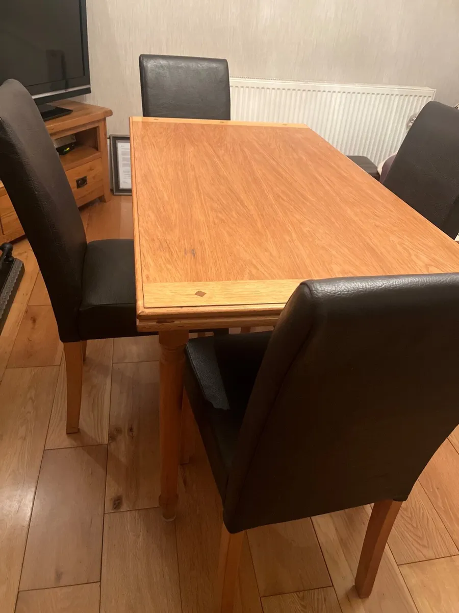 Kitchen table & Chairs - Image 4
