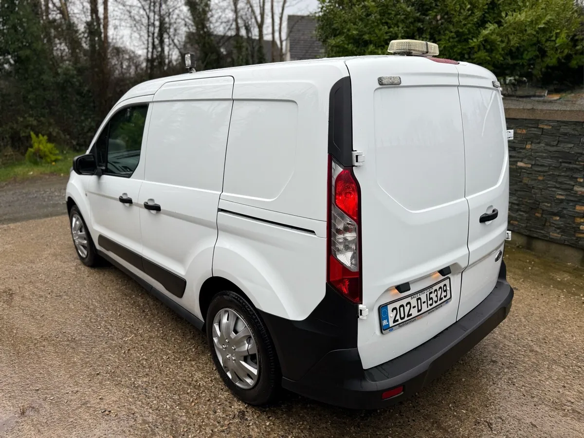 2020 (202) Ford transit connect - Image 4
