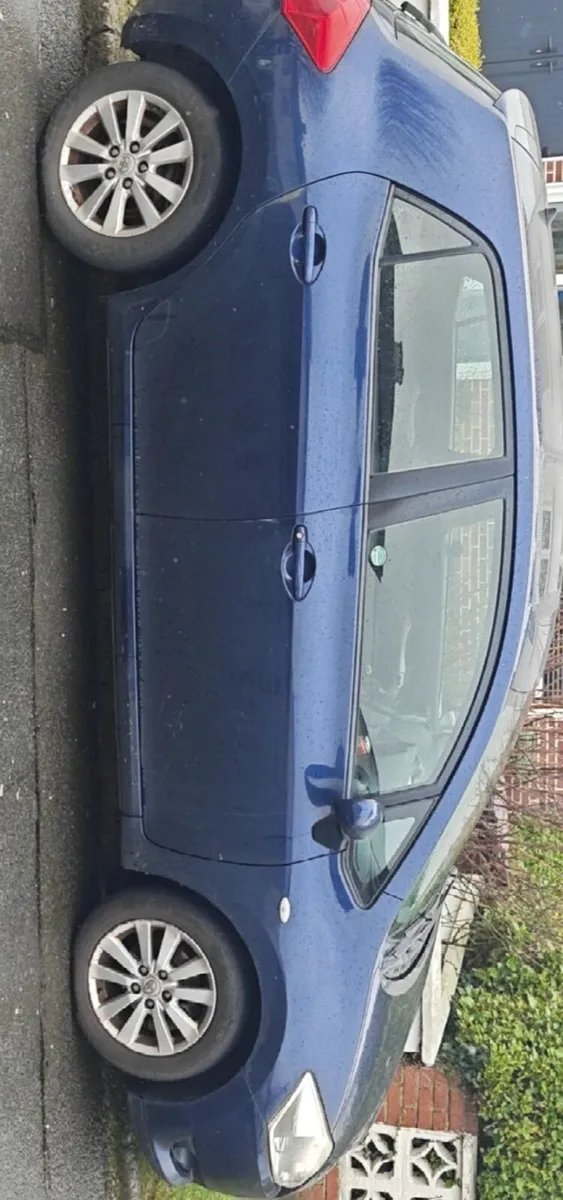 Toyota auris nct and tax 1.4 - Image 1