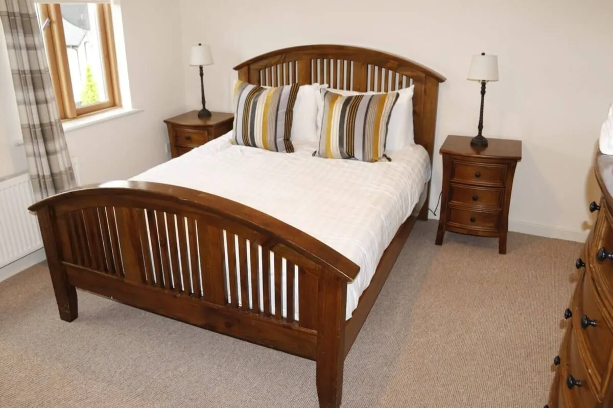 ONE MASTER ENSUITE & ONE LARGE DOUBLE (2 ROOMS) - Image 1