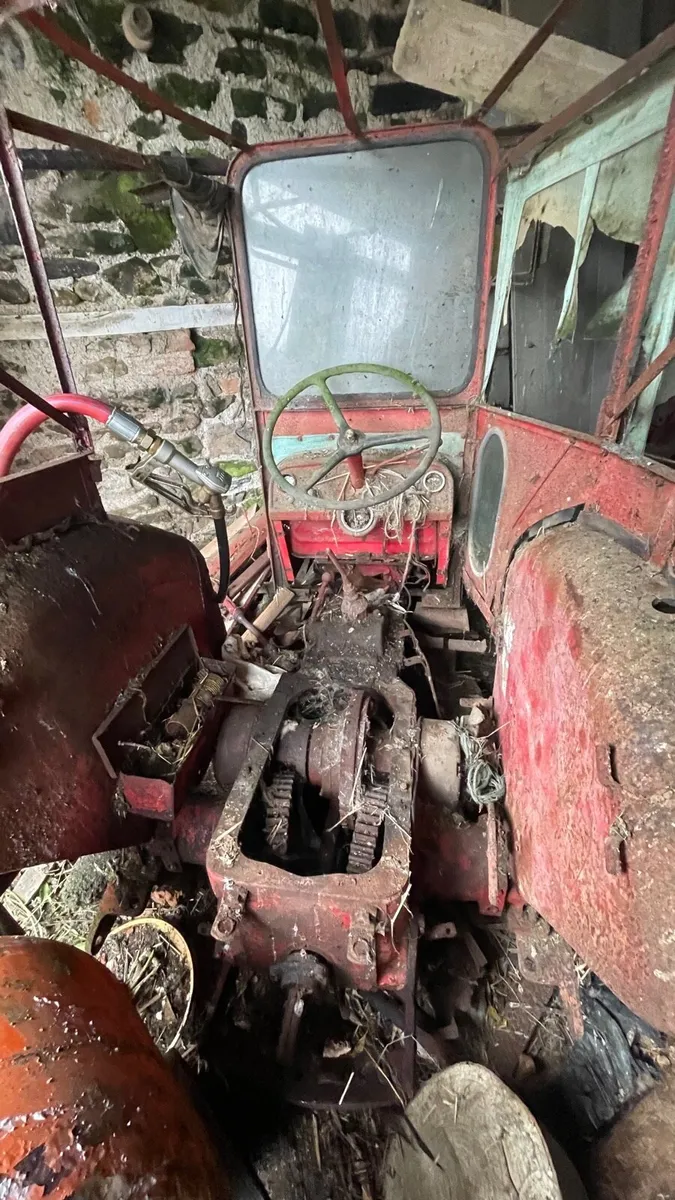 International B414 Parts - Image 3