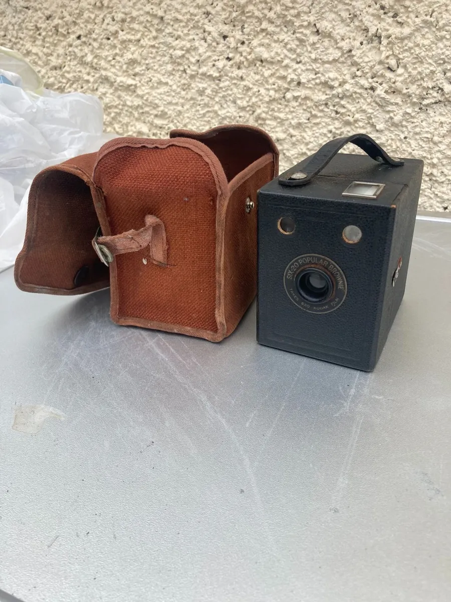 Vintage Camera -  Kodak Brownie Box Camera - Image 1