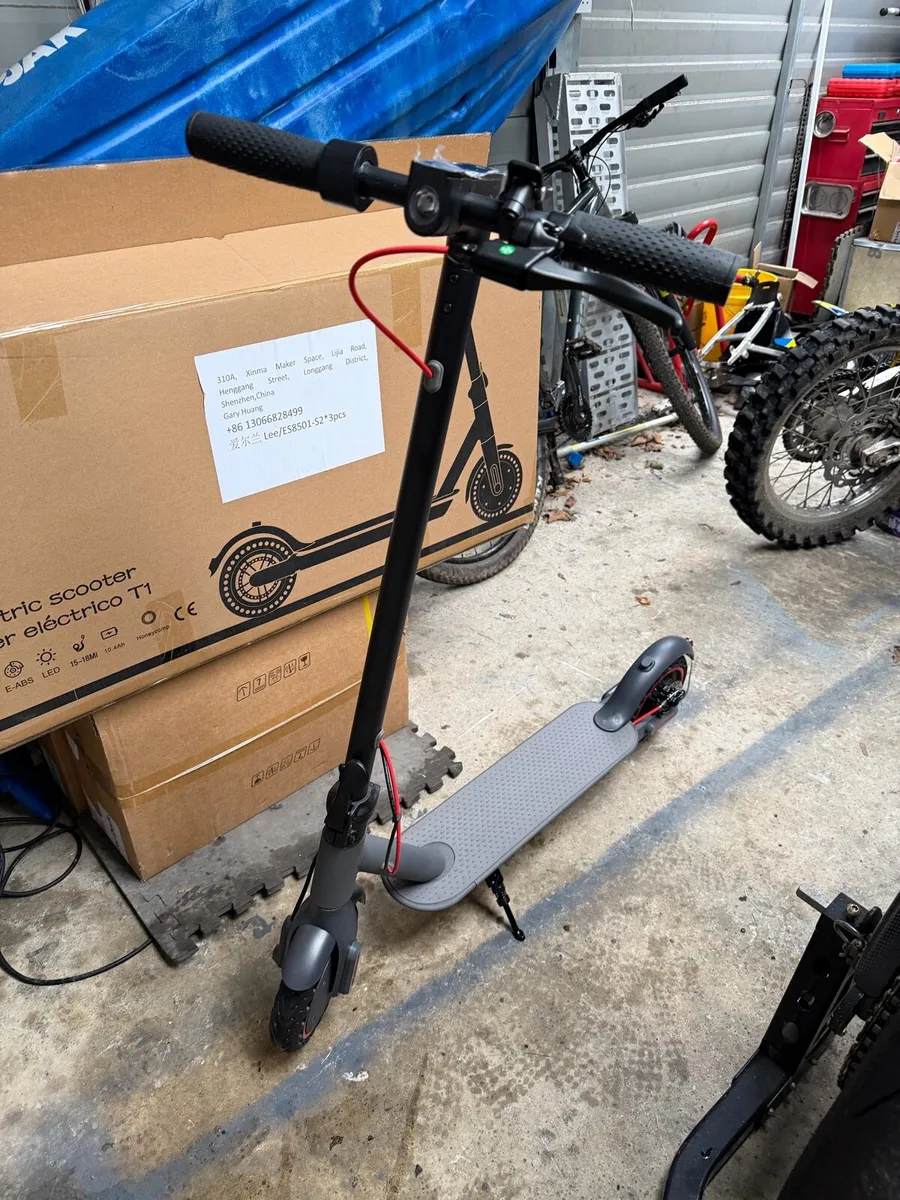 Electric E-Scooter - Image 2