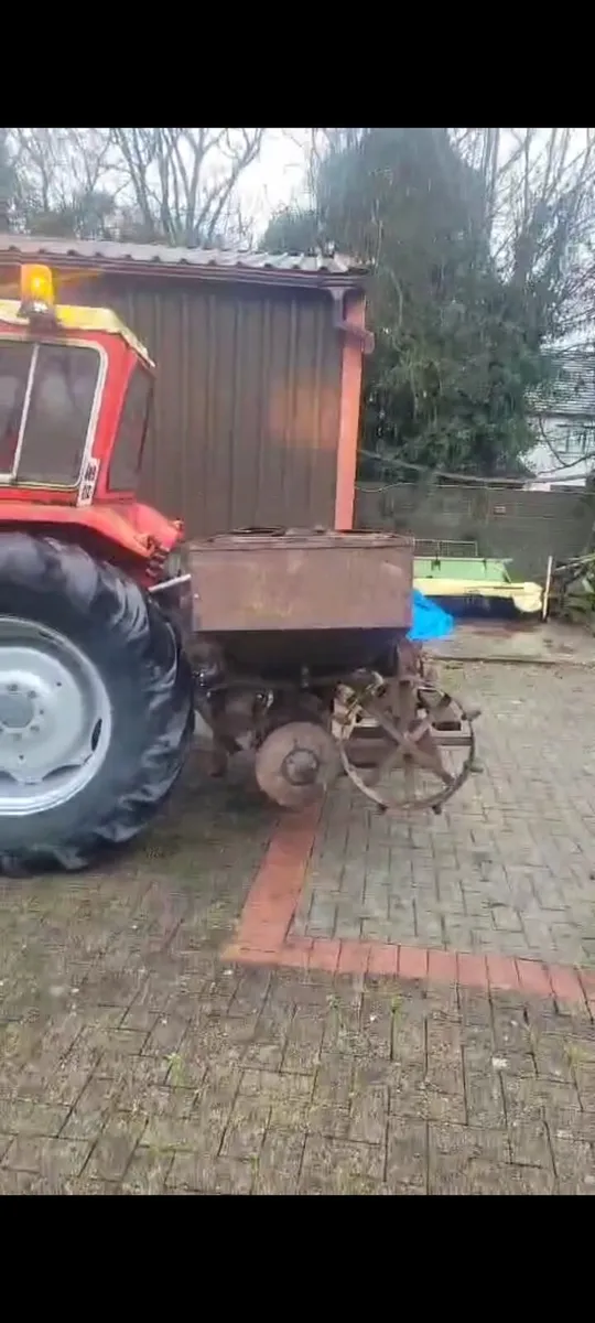 Massey Ferguson 718 Automatic Potato Planter - Image 1