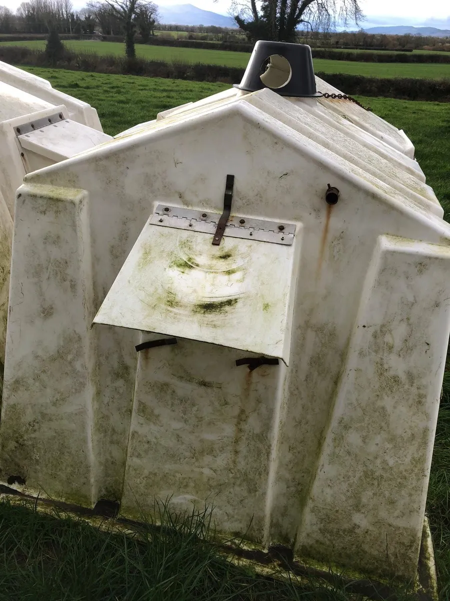 Calf hutch - Image 2