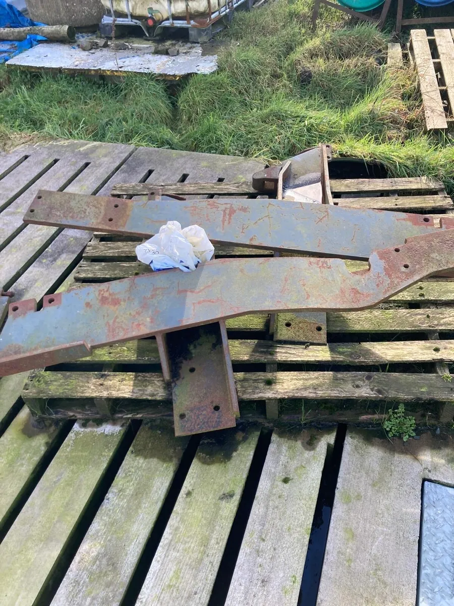 Loader for Renault 106 - Image 3