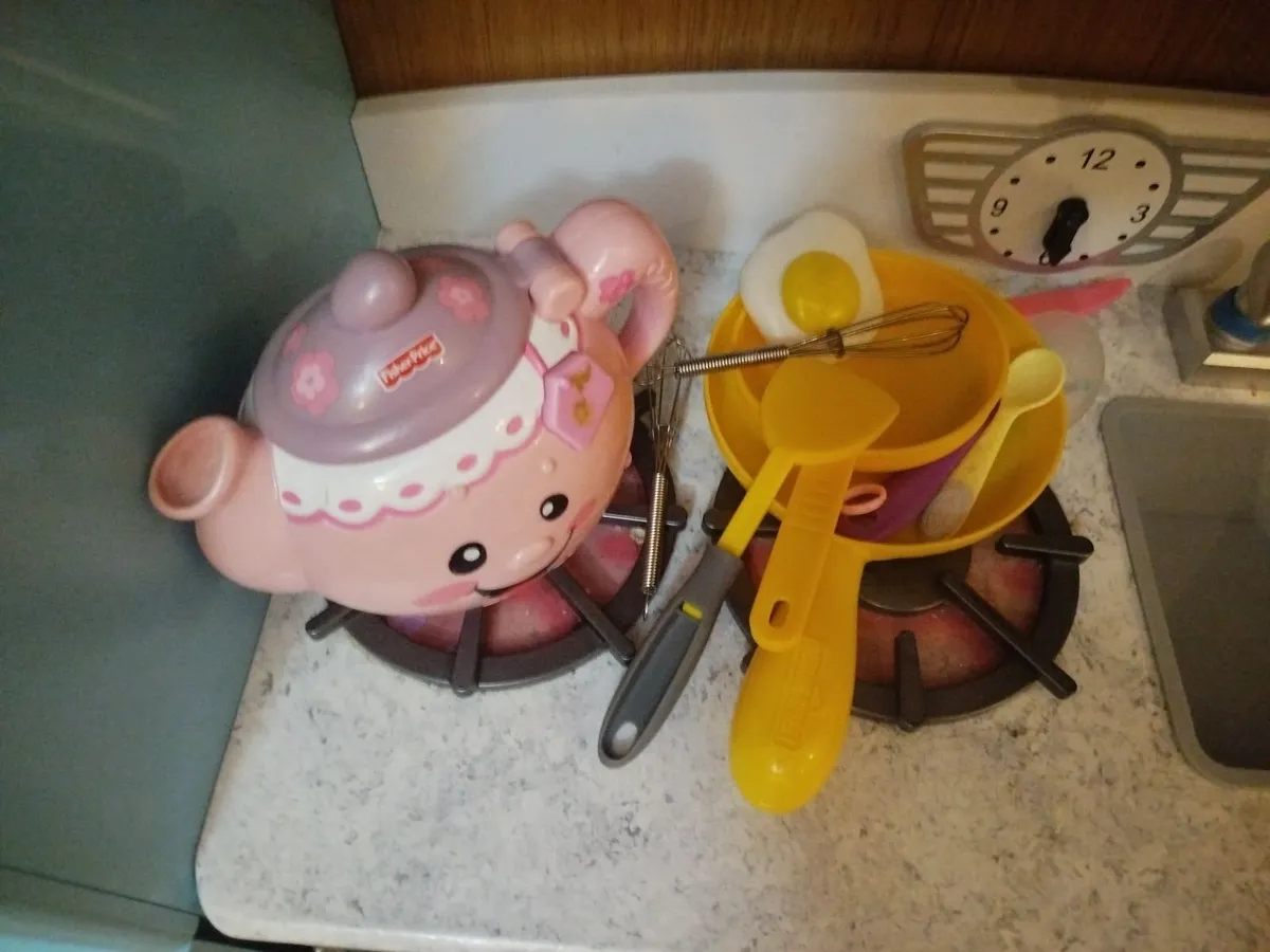 Toy Kitchen with accessories - Image 4