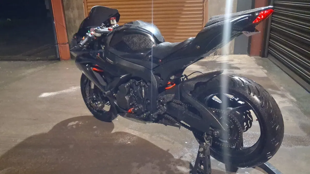 Gsxr 750 - Image 1