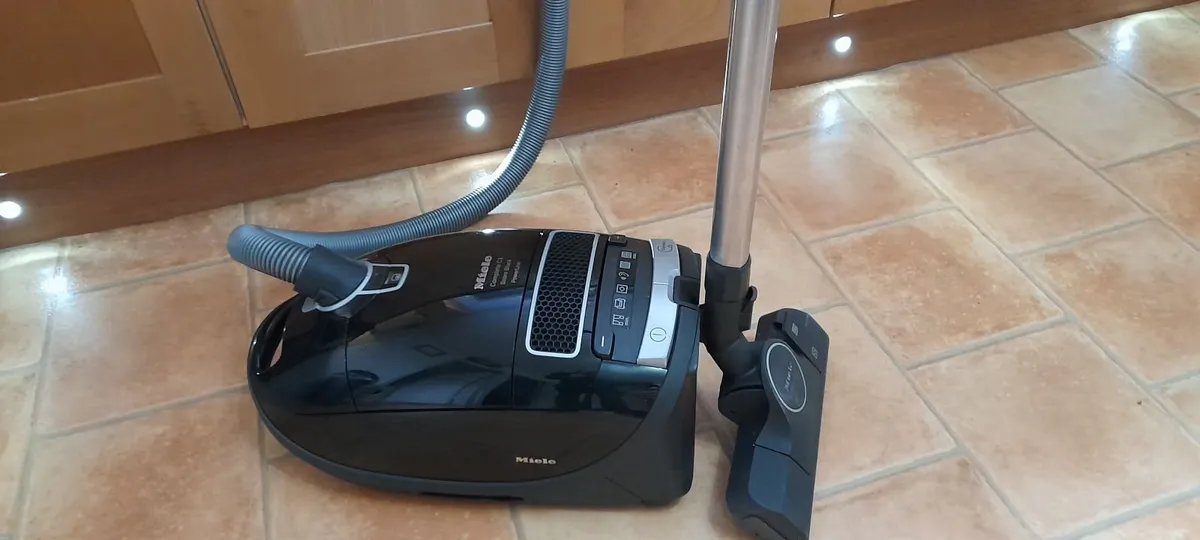Miele vacuum/Hoover cleaner - Image 1