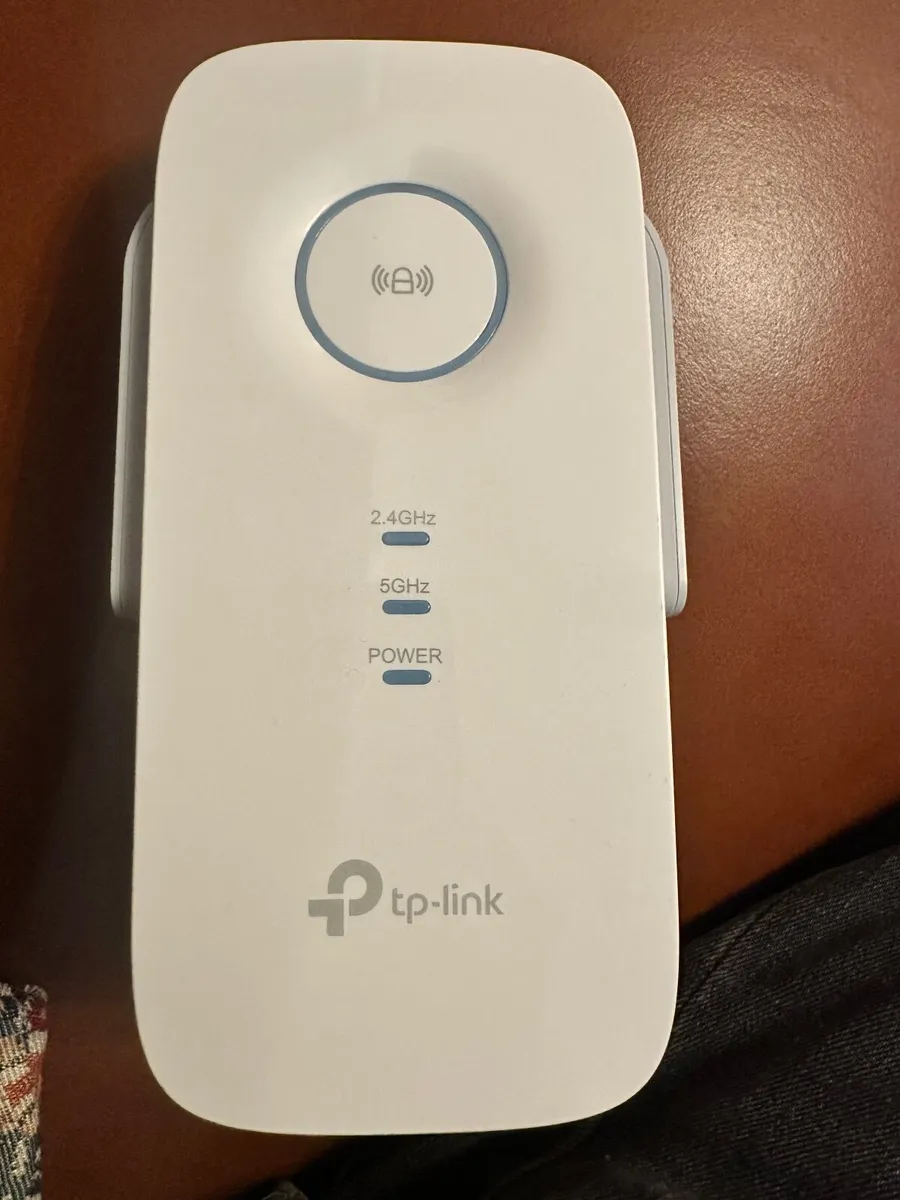 TP-Link AC1750 Universal Dual Band Range Extender - Image 1