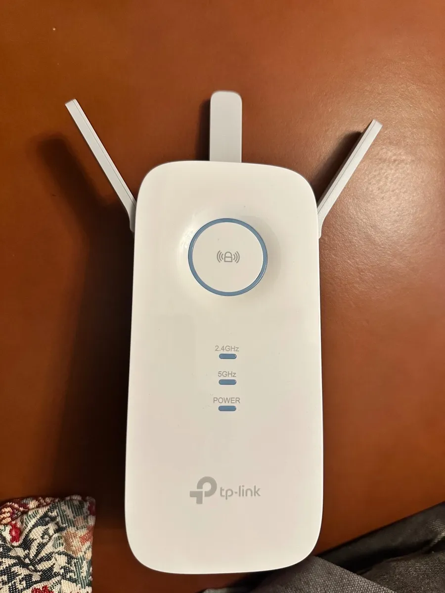 TP-Link AC1750 Universal Dual Band Range Extender - Image 2