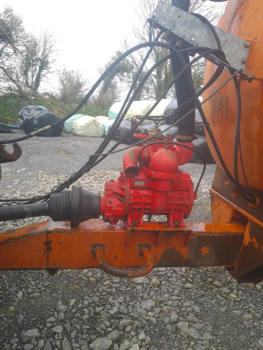 Abbey 2000 gallon slurry tanker - Image 2