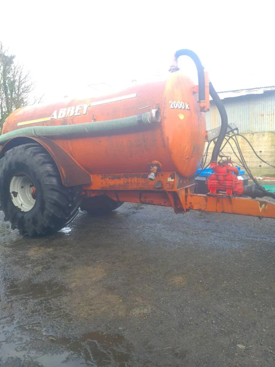 Abbey 2000 gallon slurry tanker - Image 1