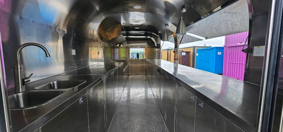 Airstream,  mobile catering  20 ft - Image 3