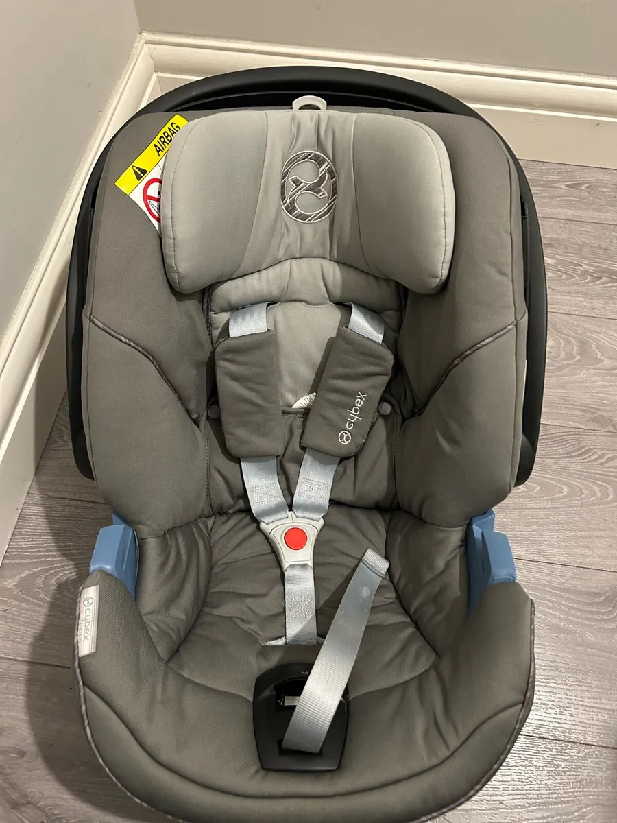 Cybex Aton 5 infant car seat - Image 1