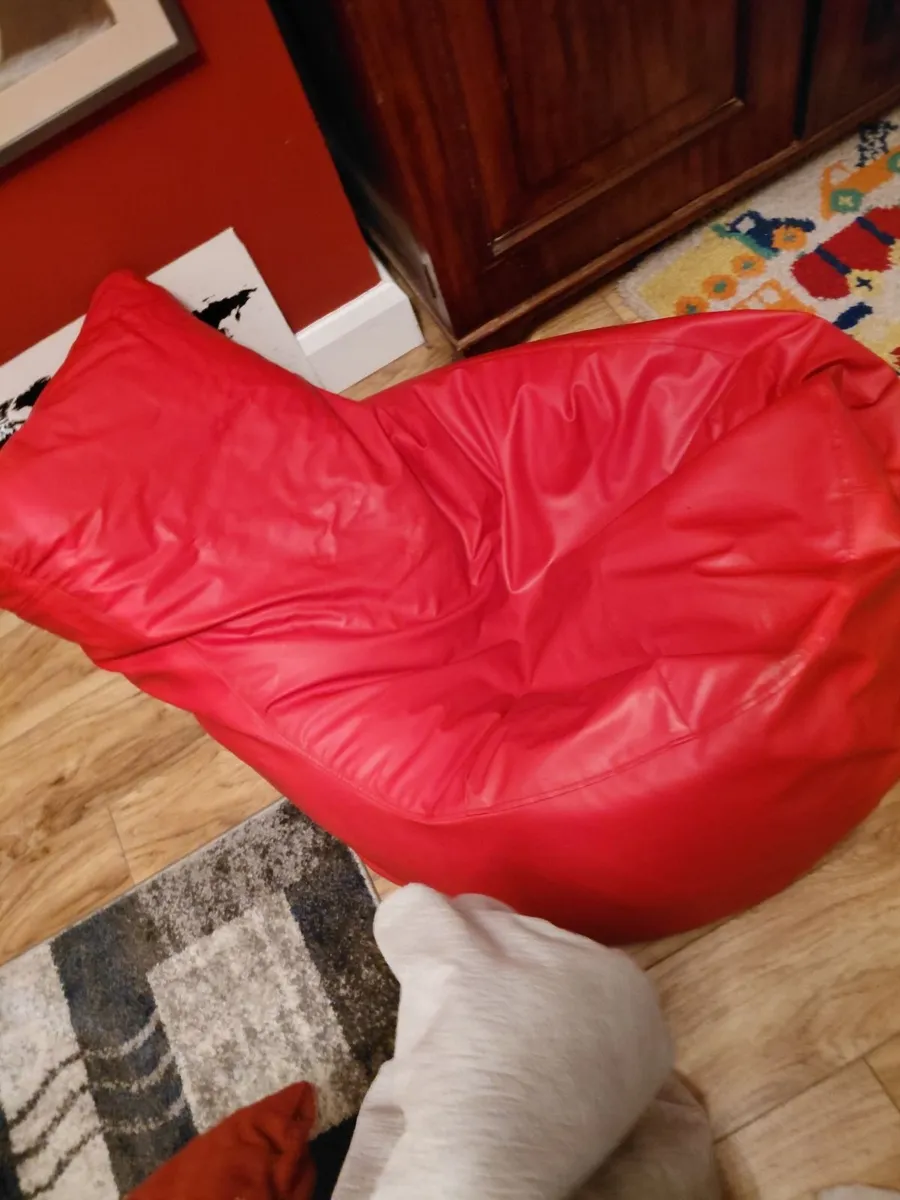 Large Red Bean Bag excellent condition - Image 2