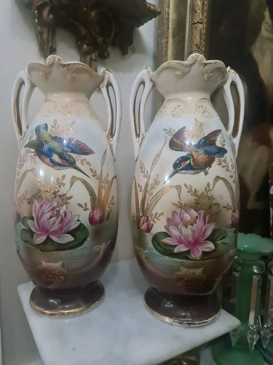 Antique vases - Image 1