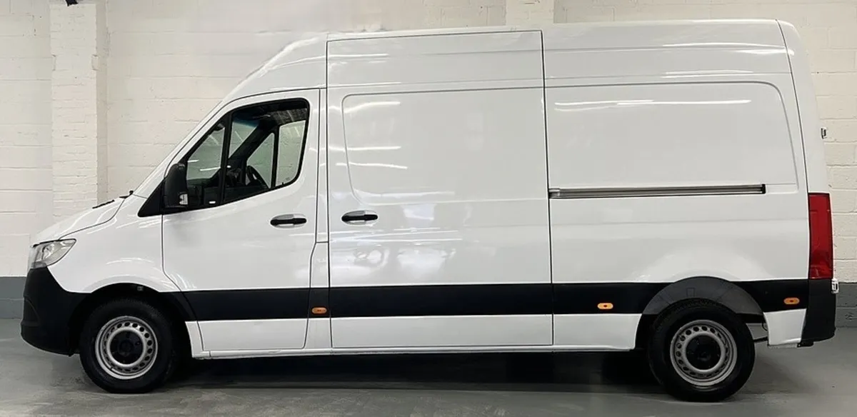 2021 Mercedes-Benz Sprinter Medium Roof Panel Van - Image 4