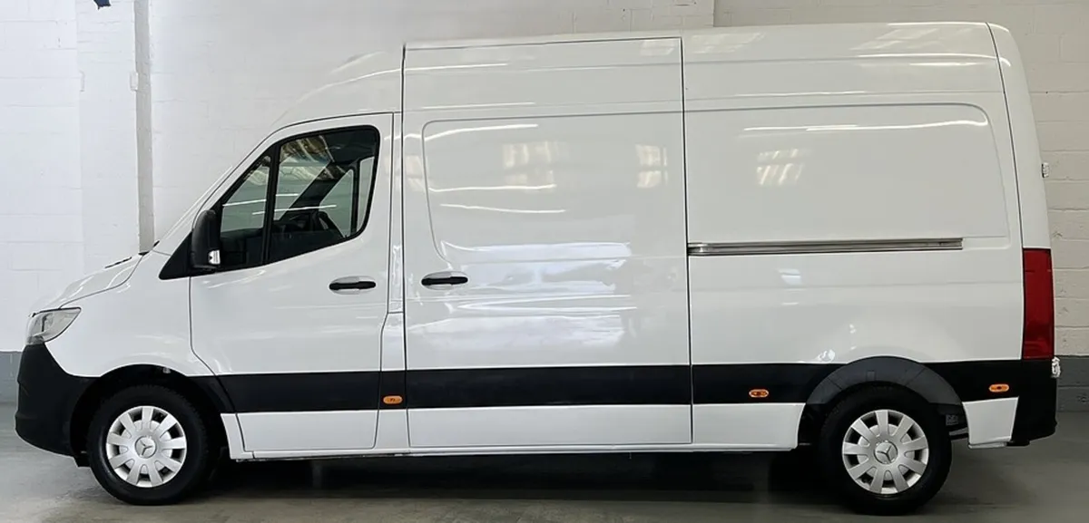 2021 Mercedes-Benz Sprinter Medium Roof Panel Van - Image 4