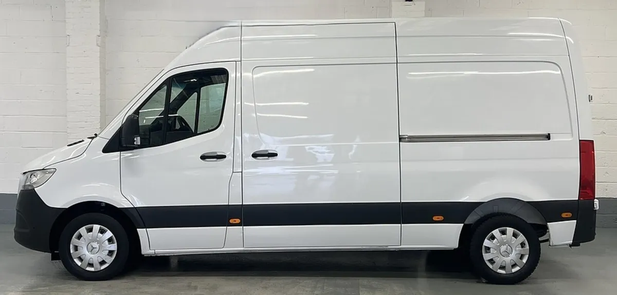 2021 Mercedes-Benz Sprinter Medium Roof Panel Van - Image 4