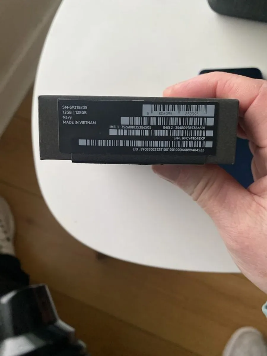 Samsung S25 - Image 4