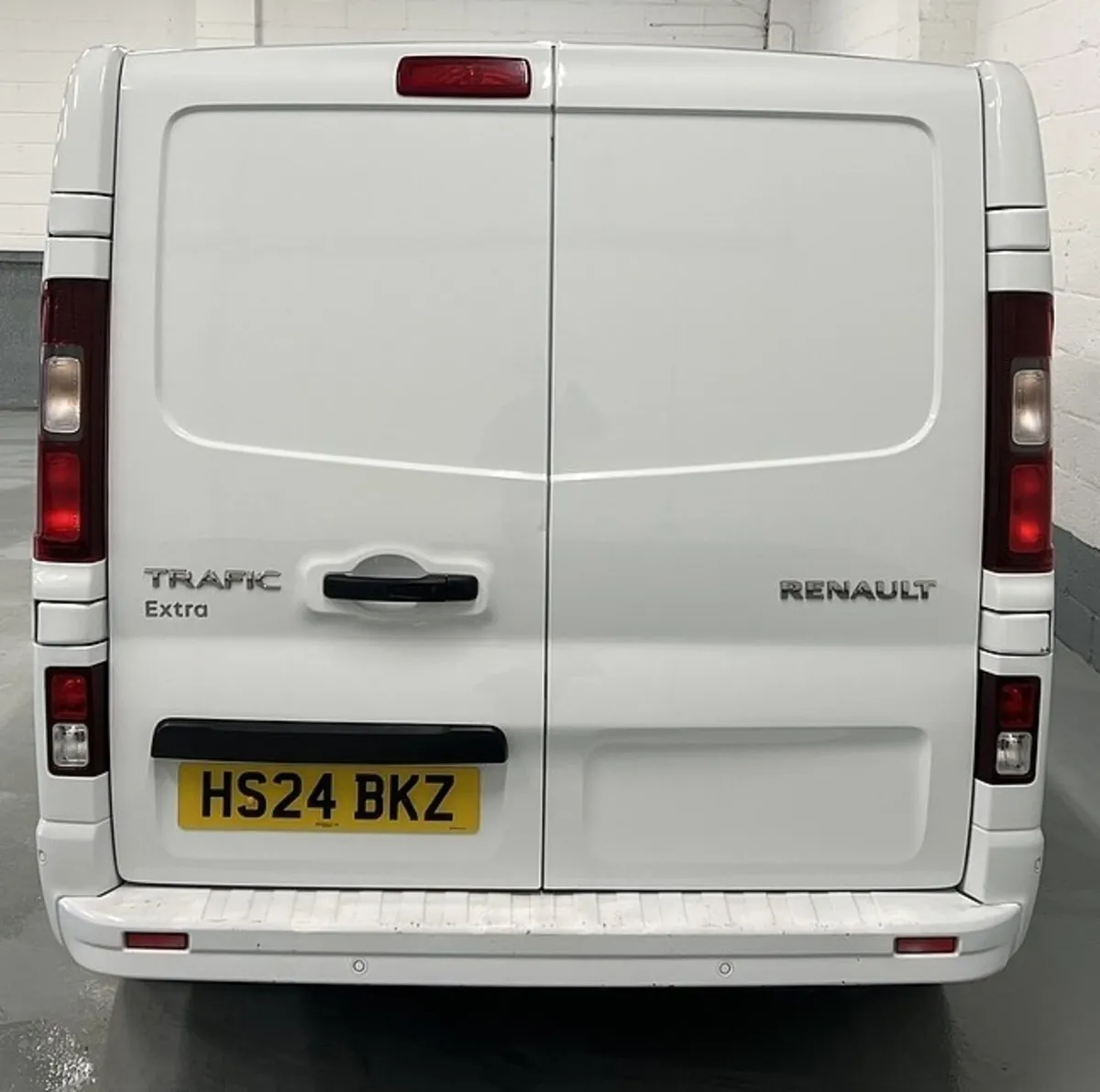 2024 Renault Trafic Panel Van - Image 2