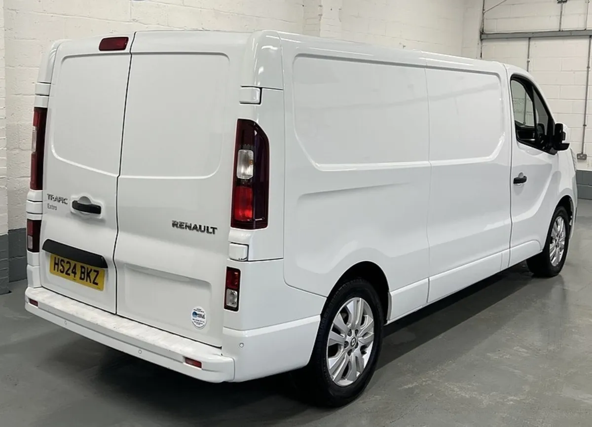 2024 Renault Trafic Panel Van - Image 3