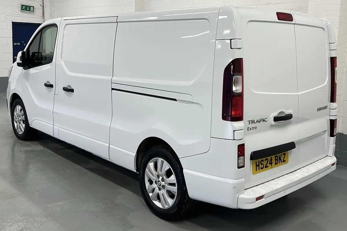 2024 Renault Trafic Panel Van - Image 4