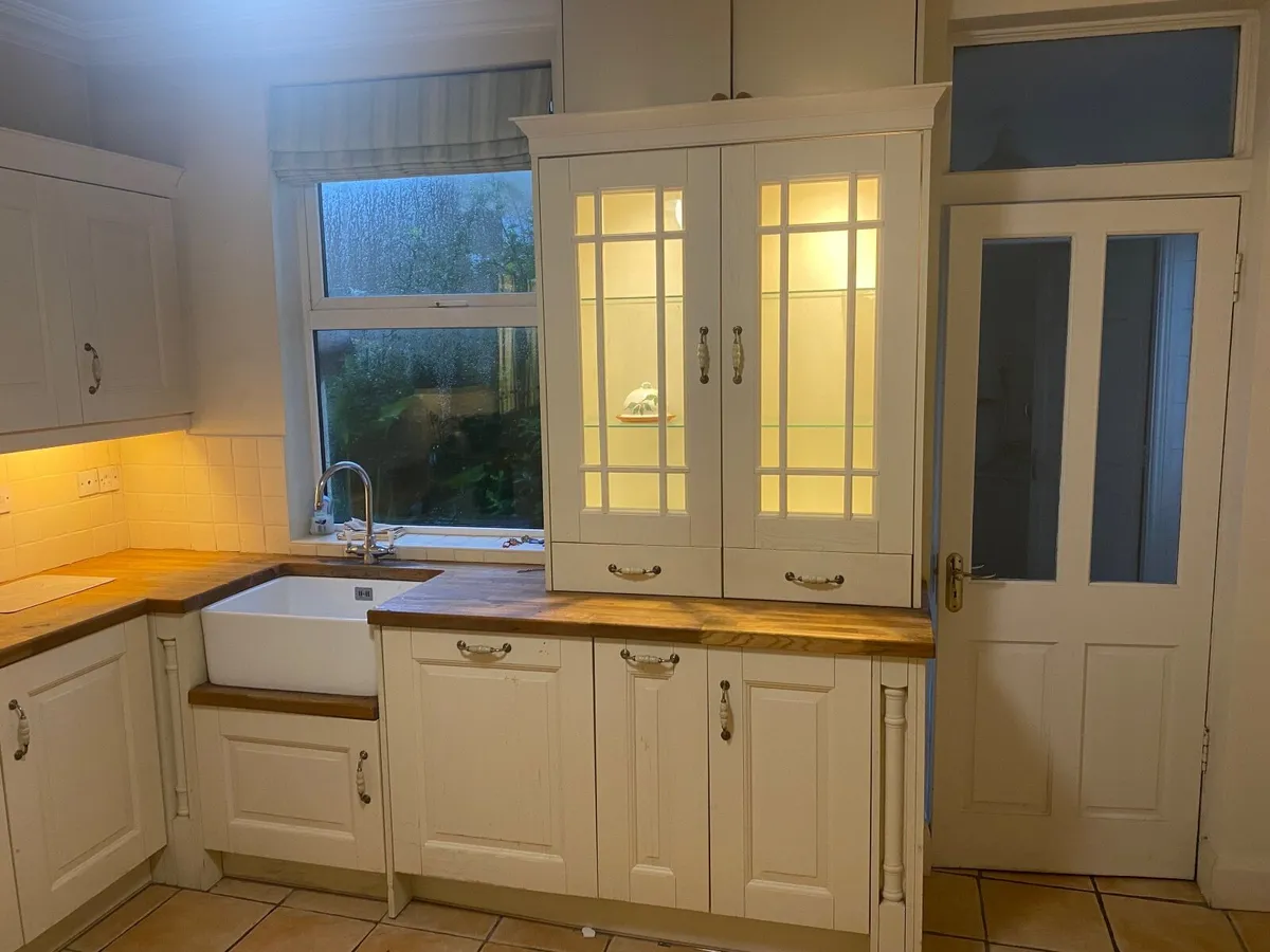 Kitchen units etc - Image 4