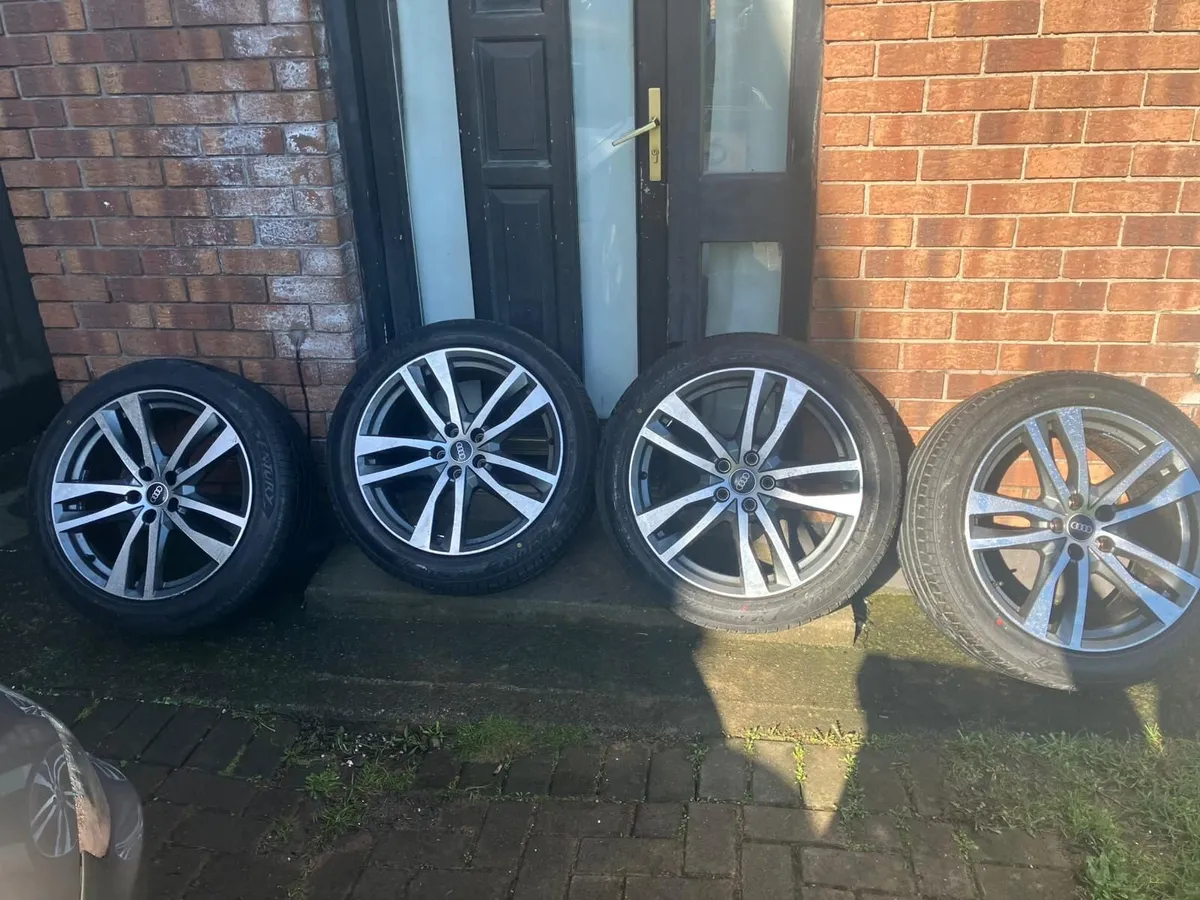 AUDI A6 GENUINE alloys wheels 245/45/19 NEW TYRES! - Image 1