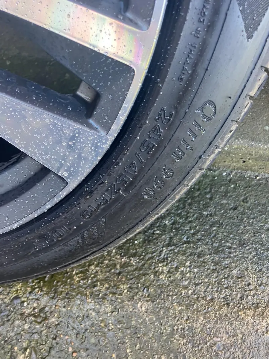 AUDI A6 GENUINE alloys wheels 245/45/19 NEW TYRES! - Image 3